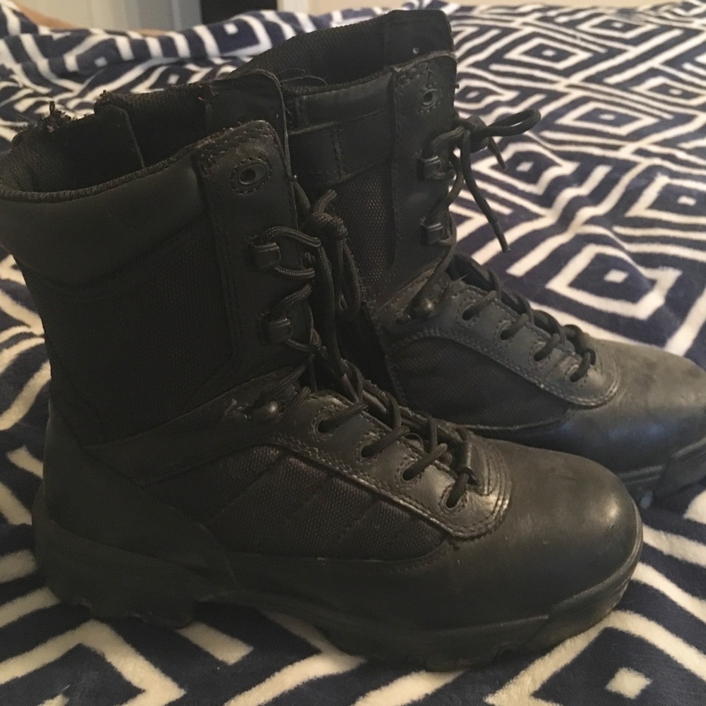 Bates women’s combat/work boots